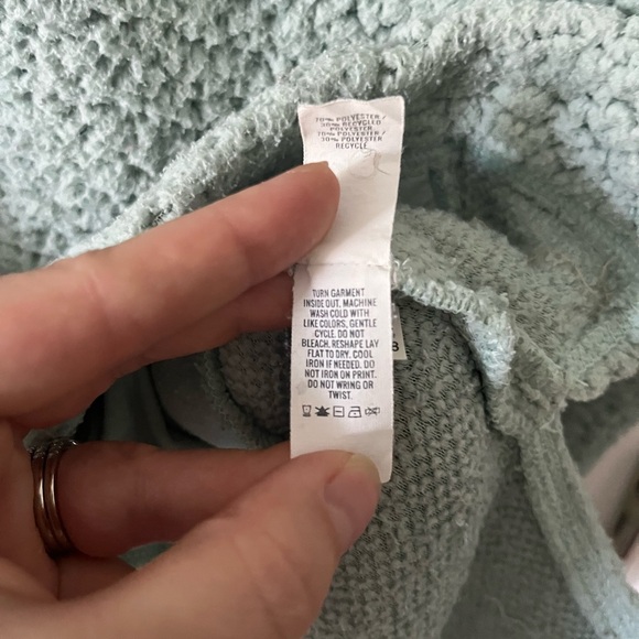 Aerie Cloud Sherpa in Dusty Sage / Size M - Picture 9 of 9